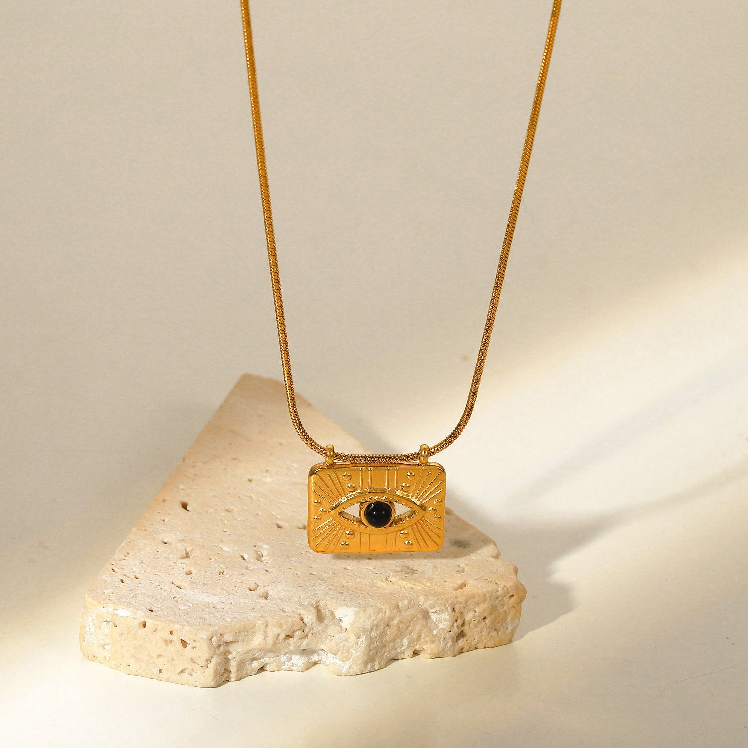 Collar con colgante de ojo cuadrado chapado en oro de acero inoxidable al por mayor